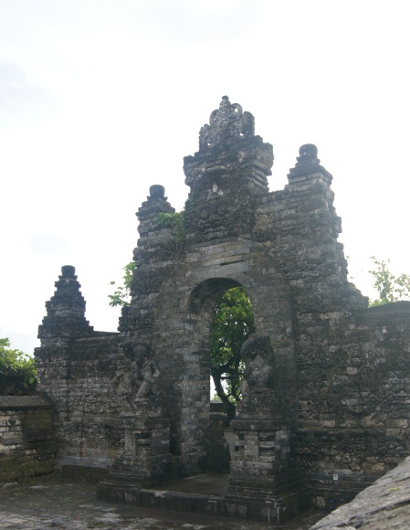   (Uluwatu temple aka Pura Luhur Uluwatu